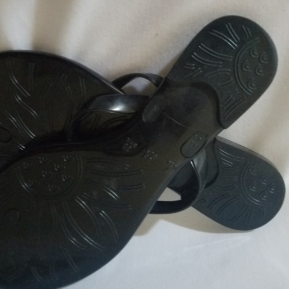 Chinese Laundry Sandals - Picture 3 of 5